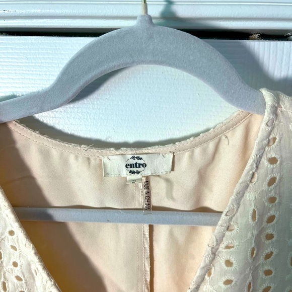 Entro Cream Eyelet Dress Size Small EUC - Picture 4 of 7